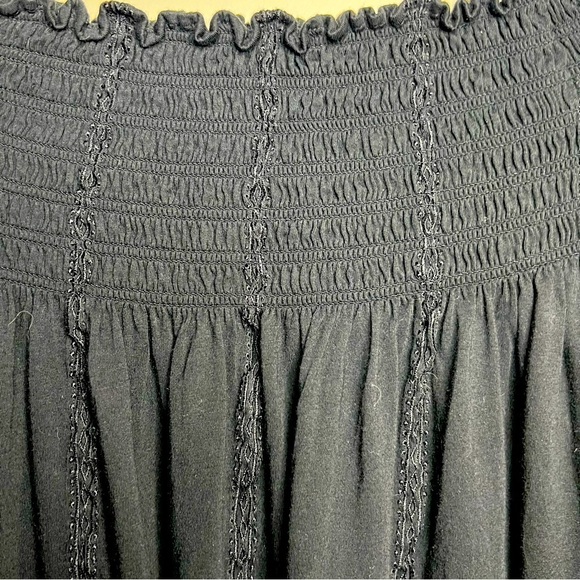 Lauren Ralph Lauren Smocked Embroidered Cotton and Modal Top Black Size Large - Picture 4 of 9